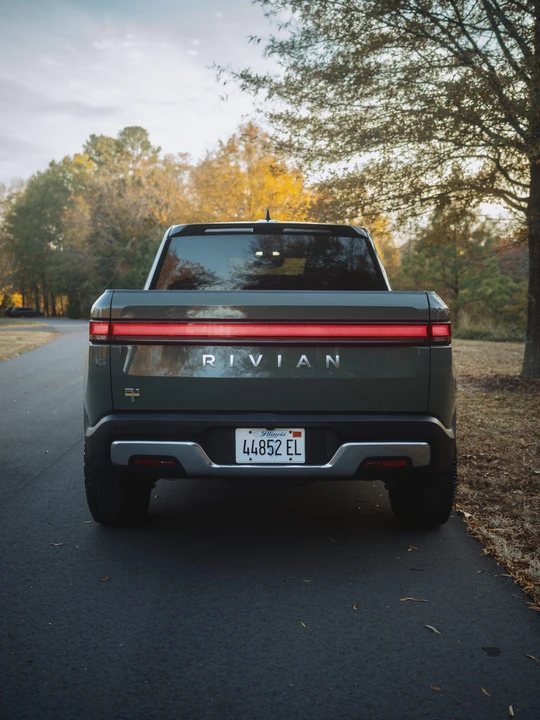 2022 Rivian R1T - Image 13 of 31