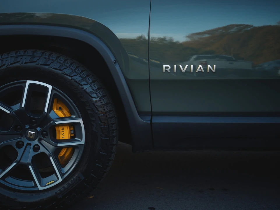 2022 Rivian R1T - Image 25 of 31