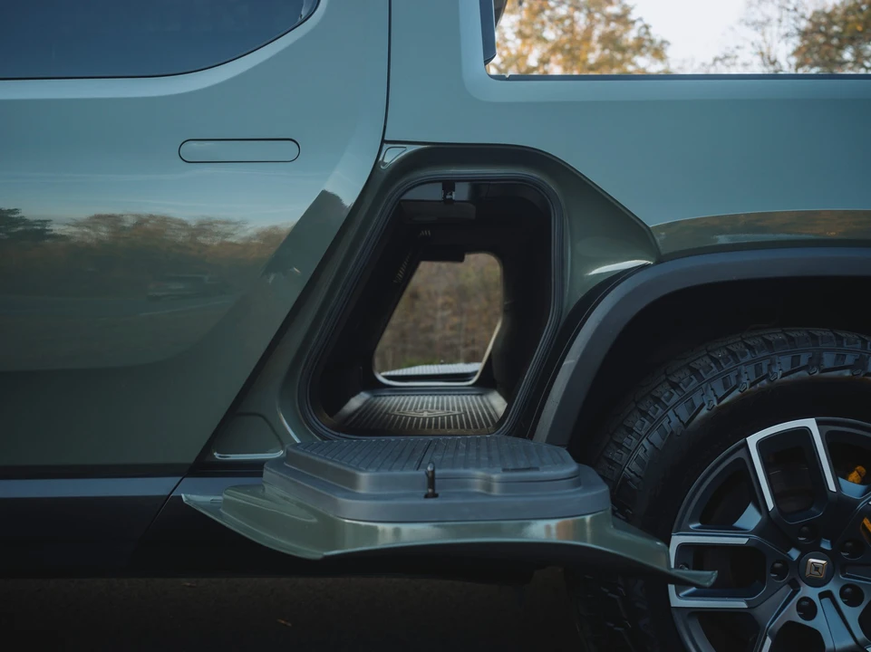 2022 Rivian R1T - Image 24 of 31