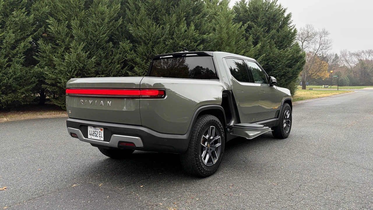 2022 Rivian R1T - Image 19 of 31