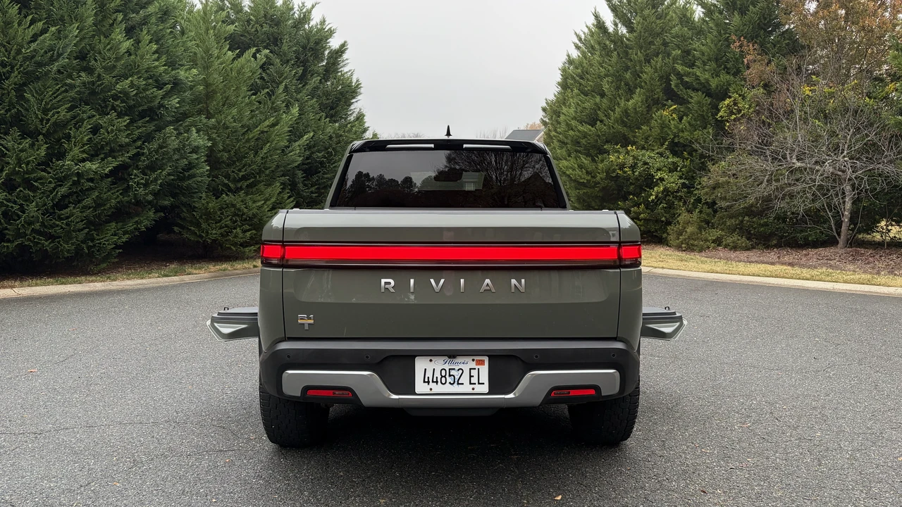 2022 Rivian R1T - Image 20 of 31