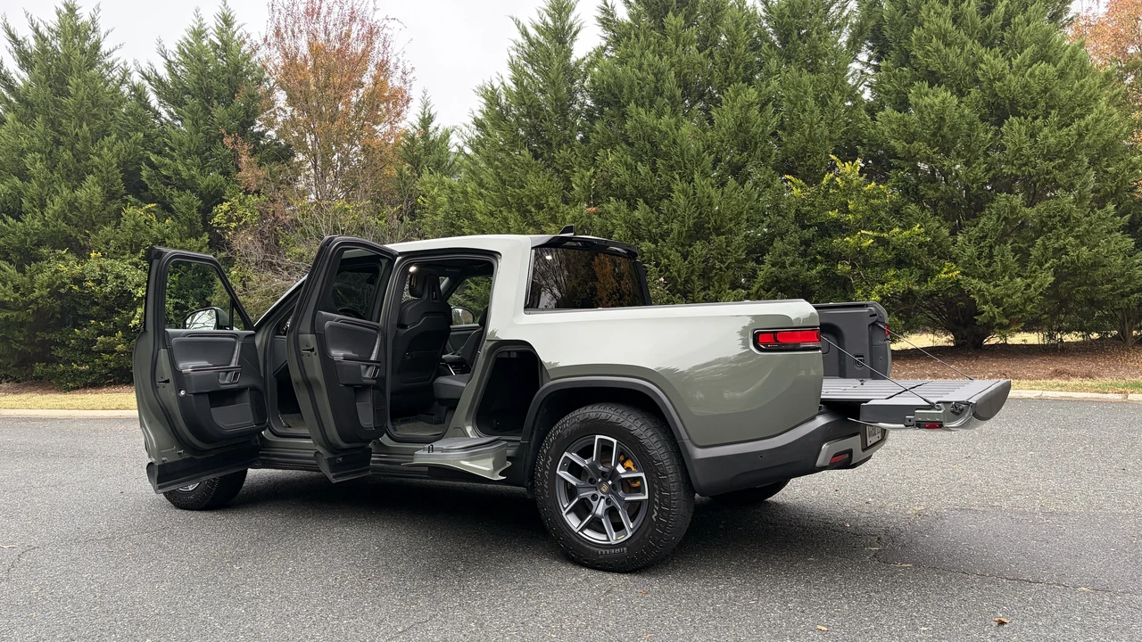 2022 Rivian R1T - Image 23 of 31