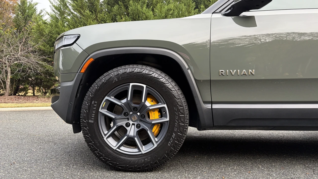 2022 Rivian R1T - Image 26 of 31