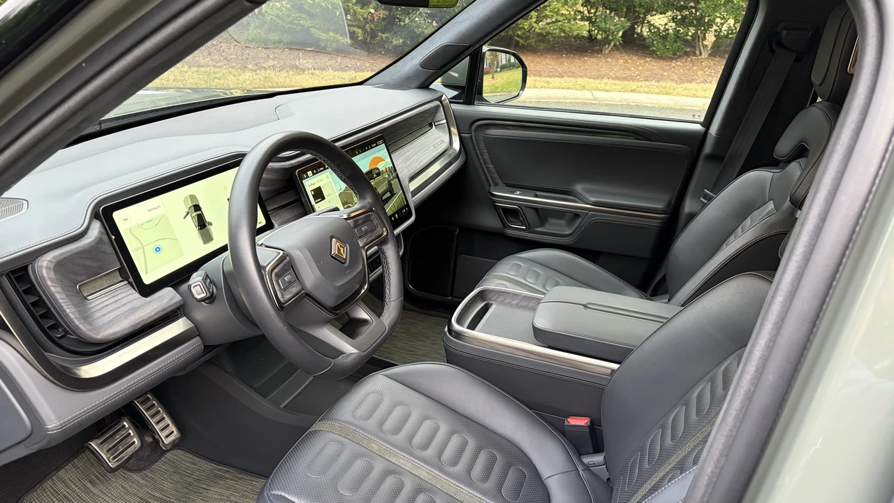2022 Rivian R1T - Image 30 of 31