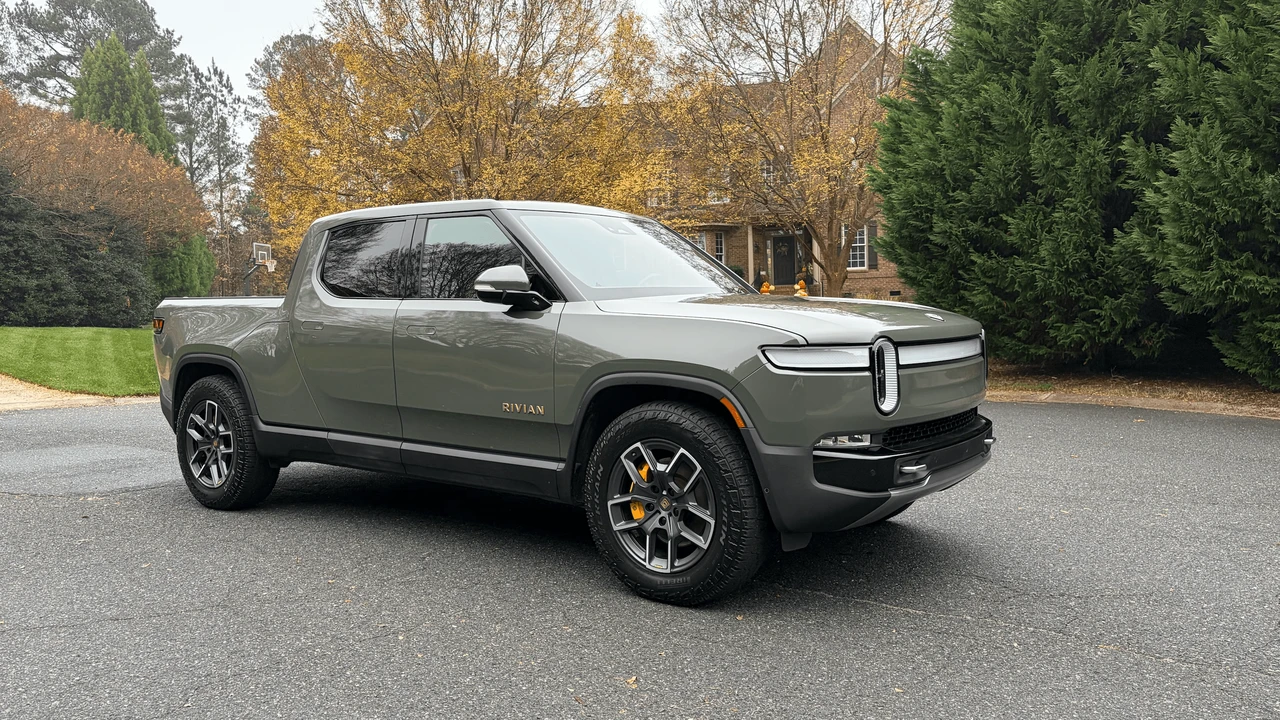 2022 Rivian R1T - Image 7 of 31