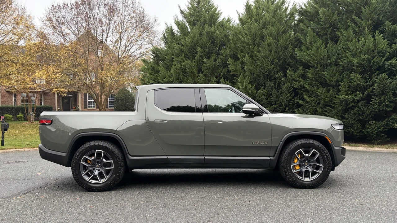 2022 Rivian R1T - Image 8 of 31