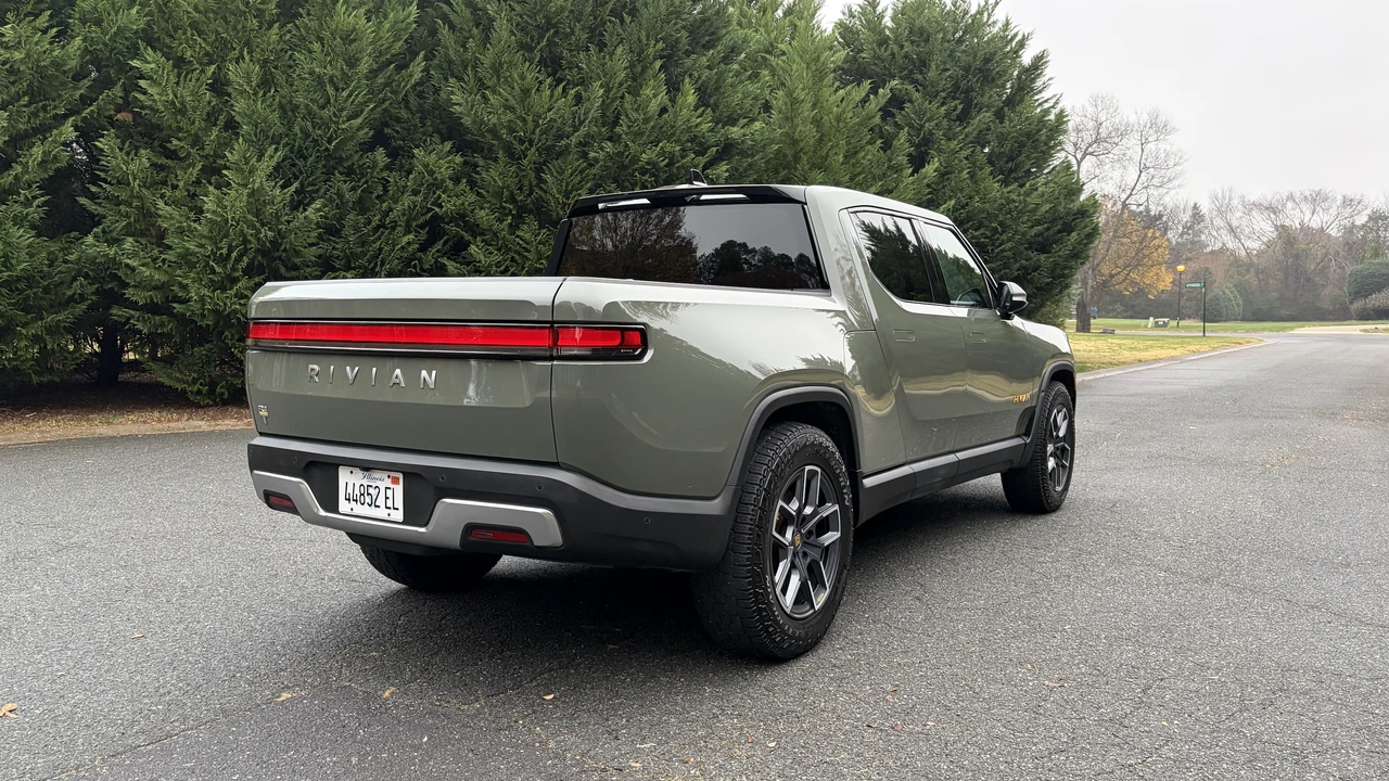2022 Rivian R1T - Image 10 of 31