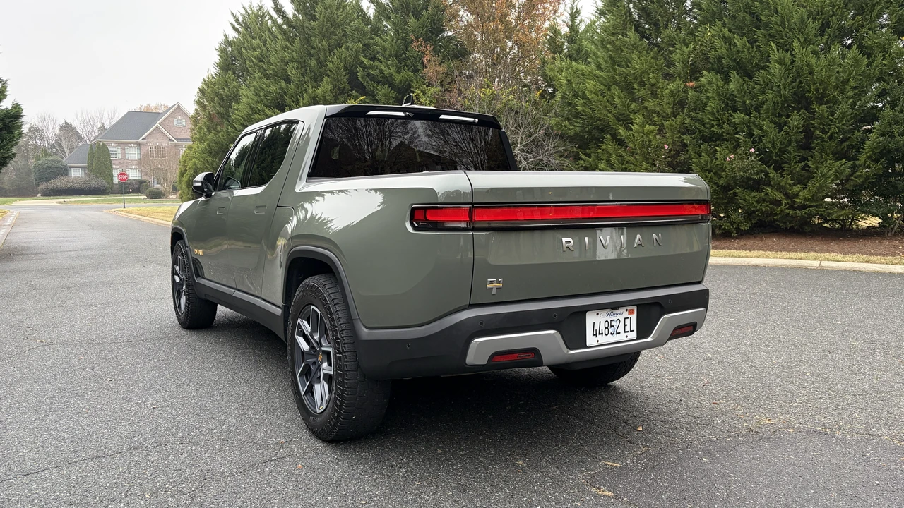 2022 Rivian R1T - Image 14 of 31
