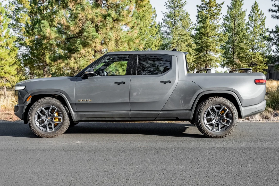 2022 Rivian R1T - Image 16 of 31
