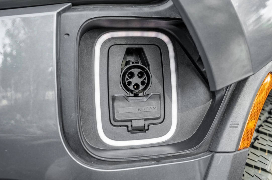 2022 Rivian R1T - Image 21 of 31