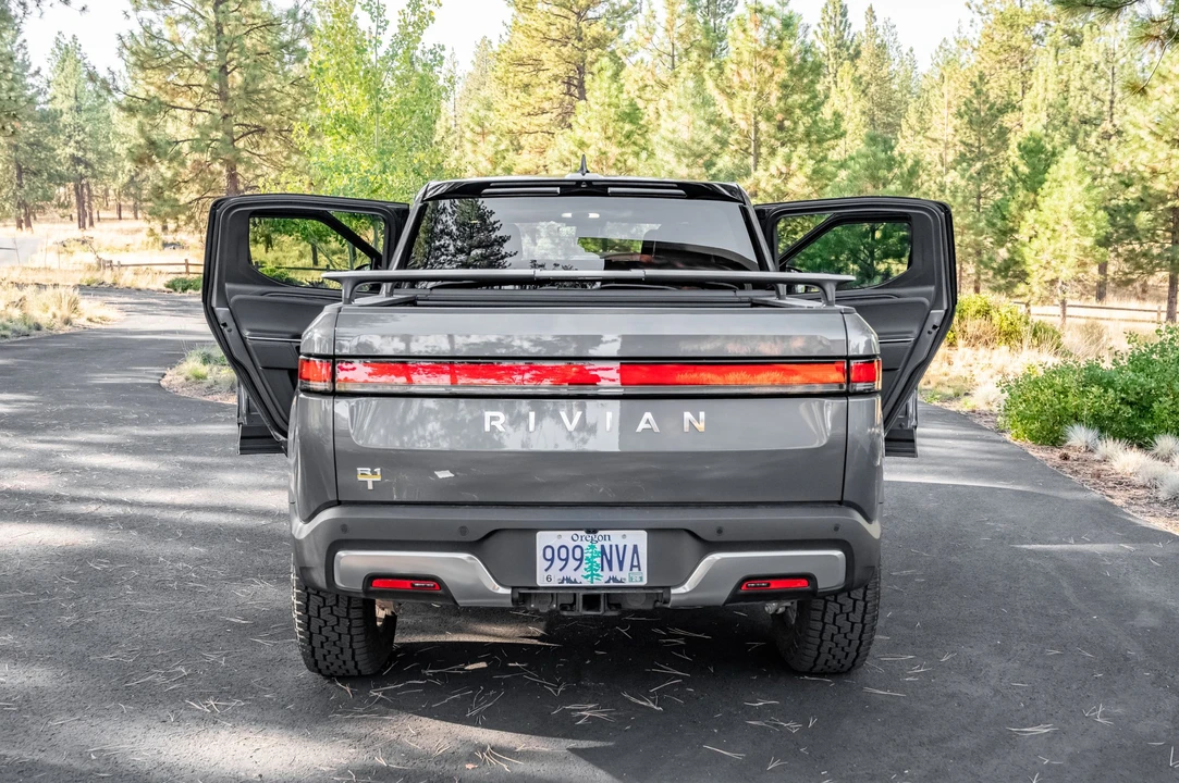 2022 Rivian R1T - Image 12 of 31