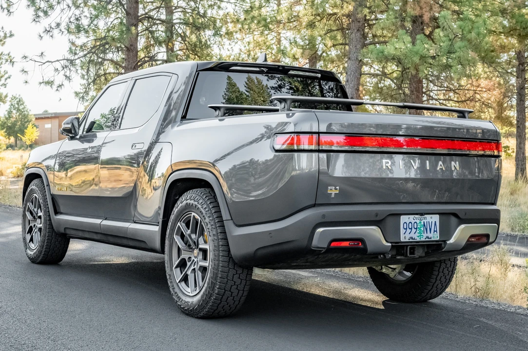 2022 Rivian R1T - Image 13 of 31
