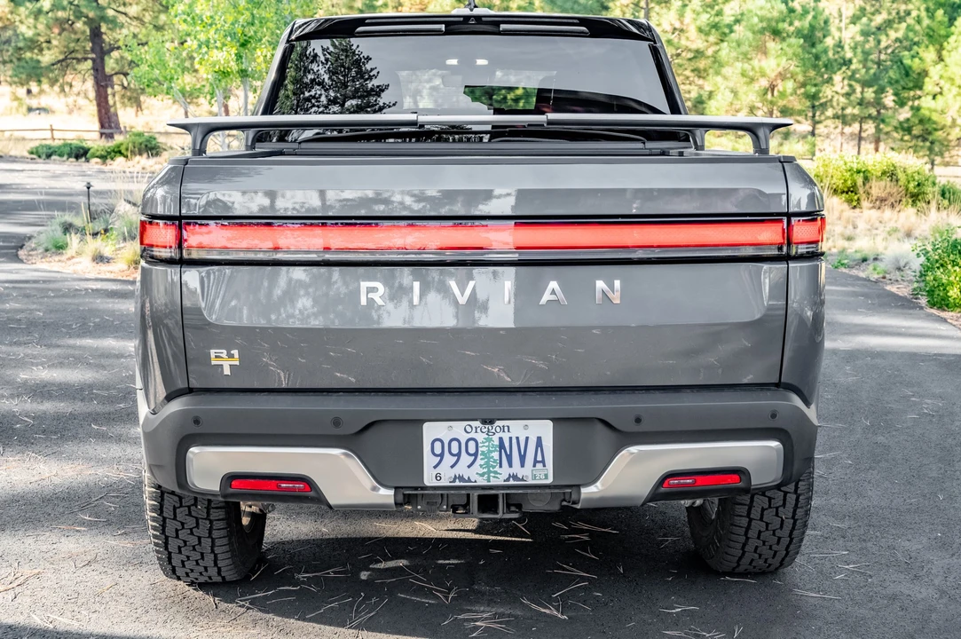 2022 Rivian R1T - Image 9 of 31