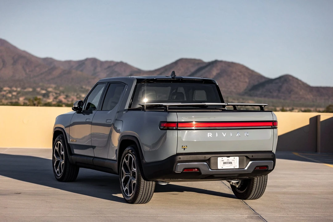 2022 Rivian R1T - Image 8 of 31