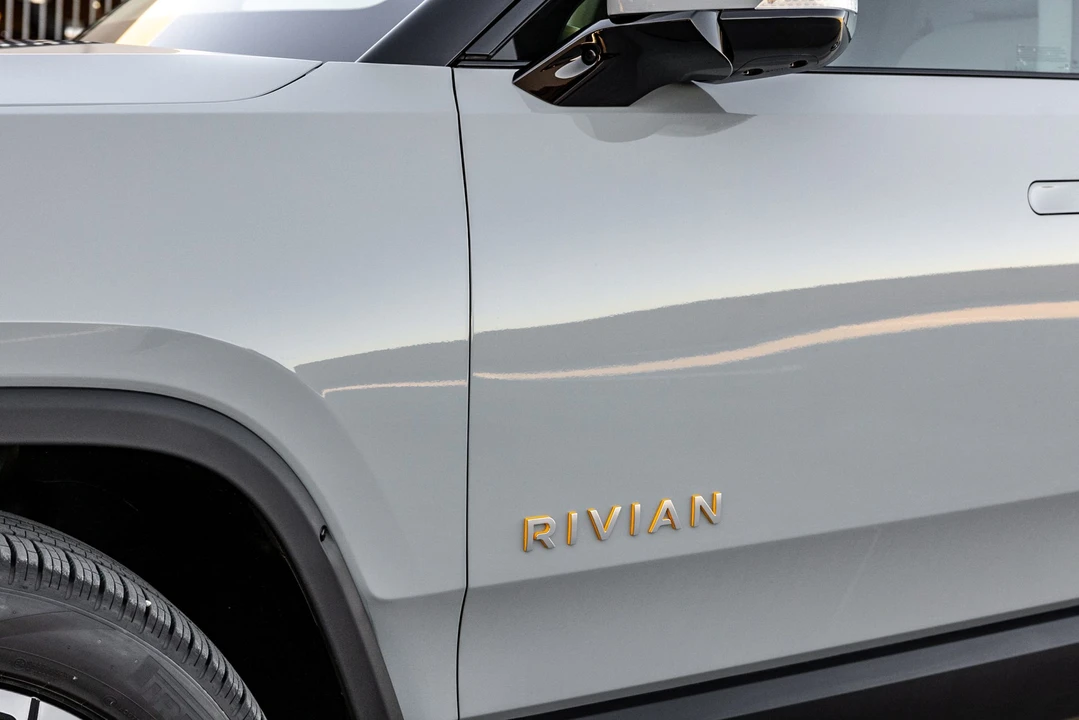 2022 Rivian R1T - Image 14 of 31