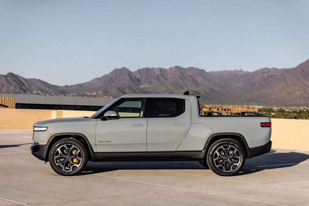 2022 Rivian R1T - Image 9 of 31