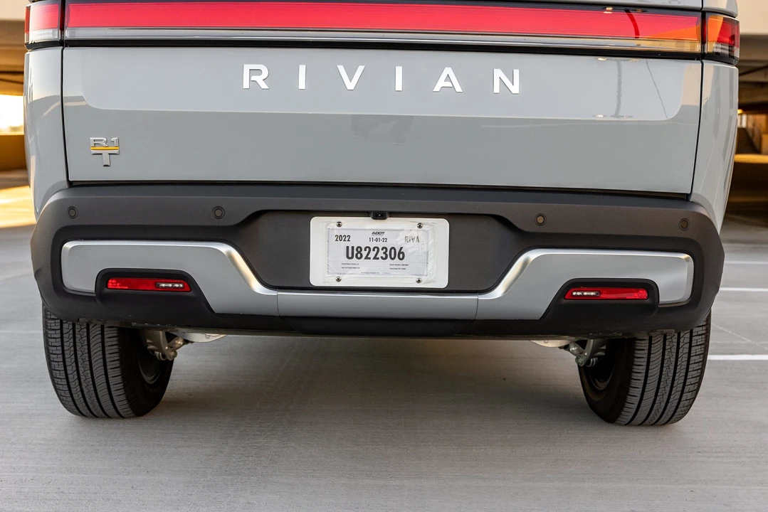 2022 Rivian R1T - Image 25 of 31