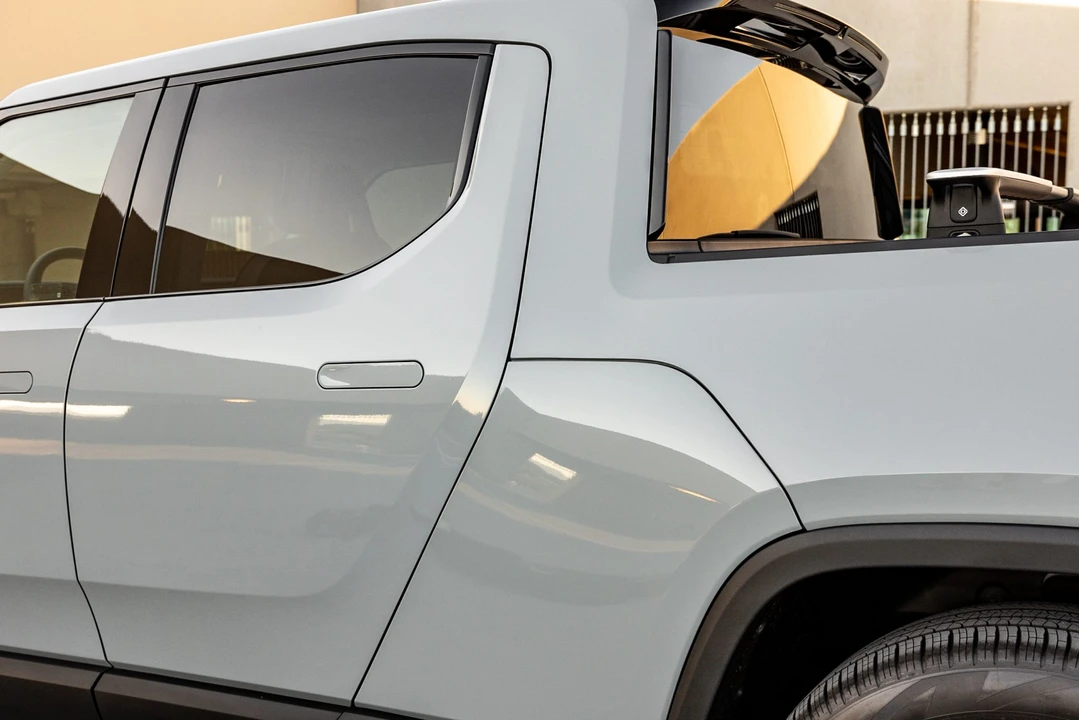 2022 Rivian R1T - Image 18 of 31