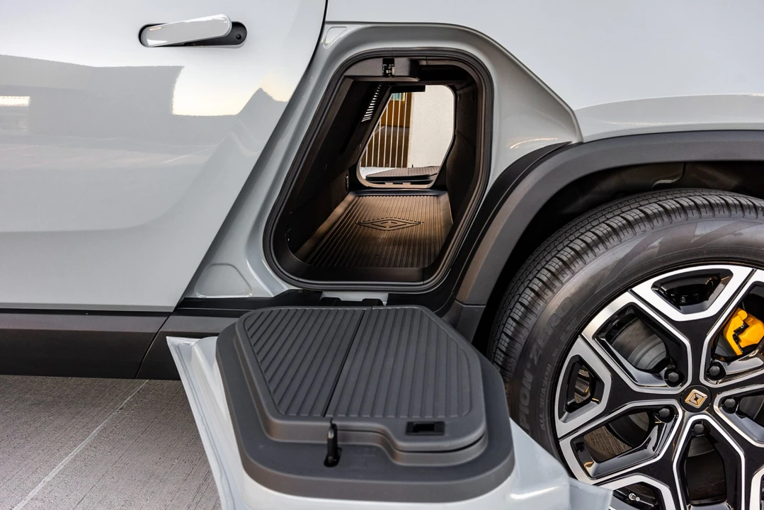 2022 Rivian R1T - Image 20 of 31