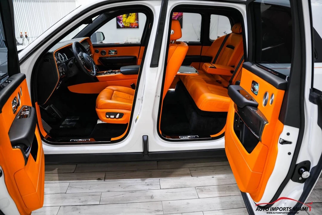 2022 Rolls-Royce Cullinan Black Badge - Image 8 of 12