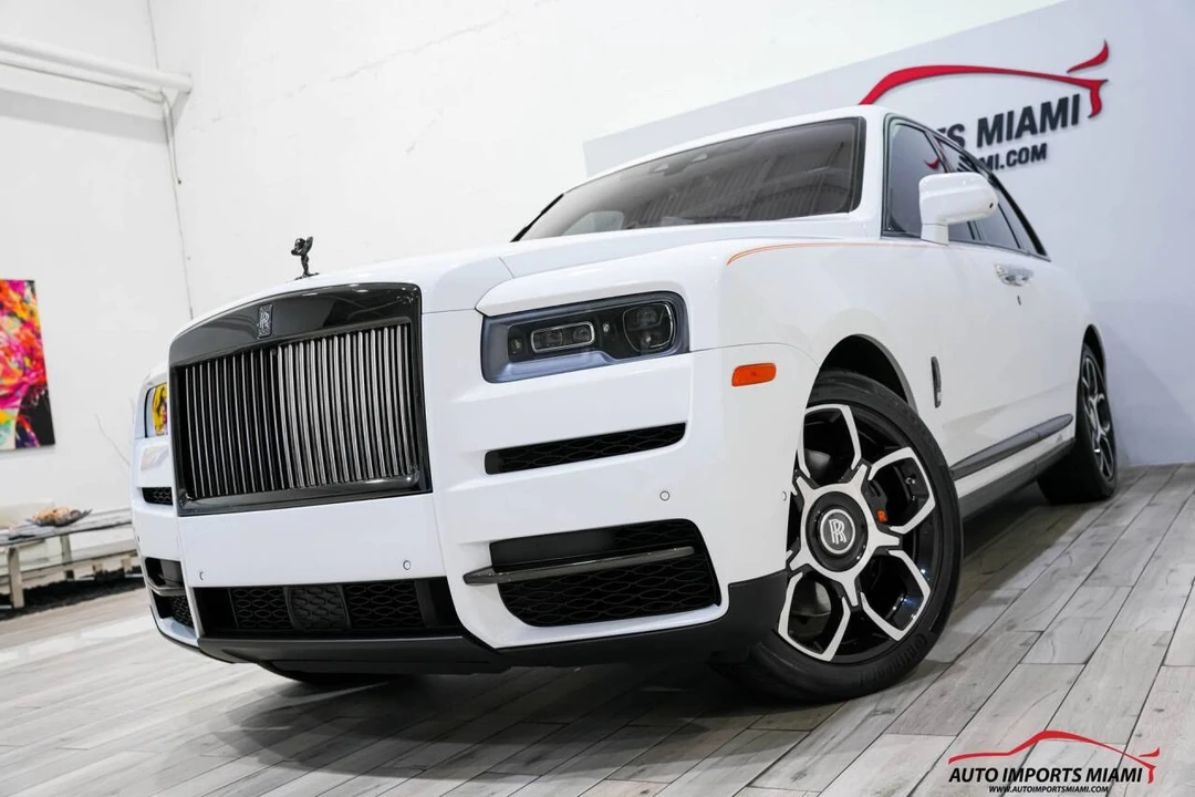 2022 Rolls-Royce Cullinan Black Badge - Image 2 of 12
