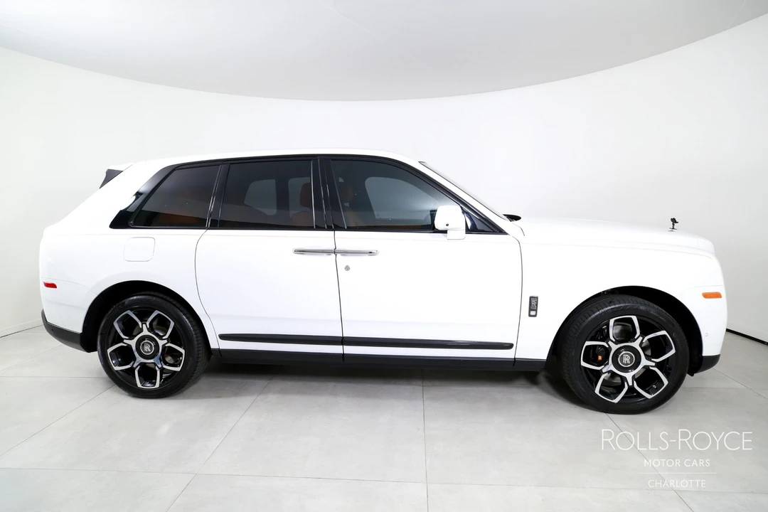 2022 Rolls-Royce Cullinan Black Badge - Image 10 of 12