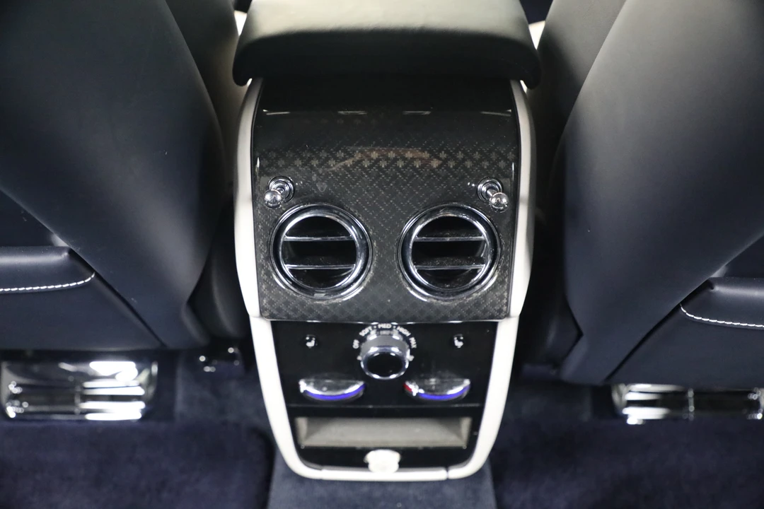 2022 Rolls-Royce Cullinan Black Badge - Image 30 of 31
