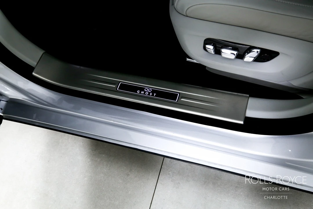 2022 Rolls-Royce Ghost Black Badge 2nd Gen - Image 16 of 31