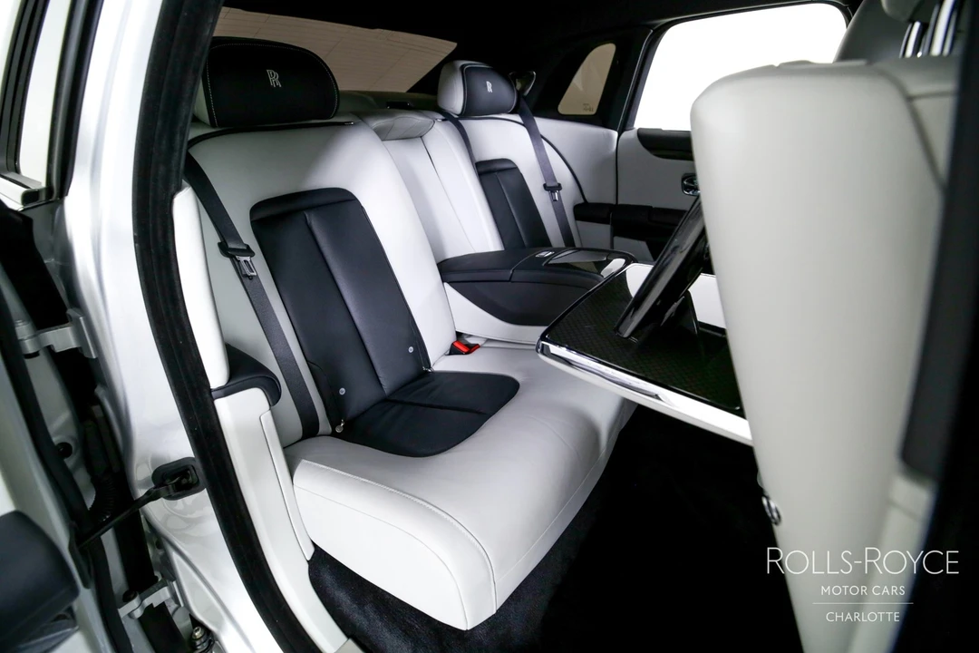 2022 Rolls-Royce Ghost Black Badge 2nd Gen - Image 27 of 31