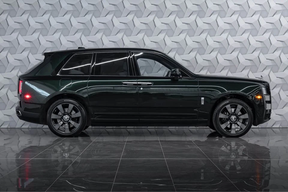 2022 Rolls-Royce Cullinan - Image 2 of 17