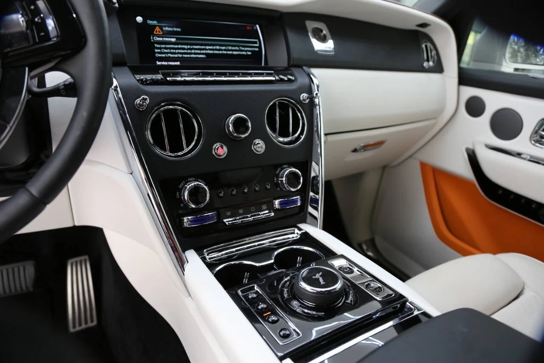 2022 Rolls-Royce Cullinan - Image 4 of 12