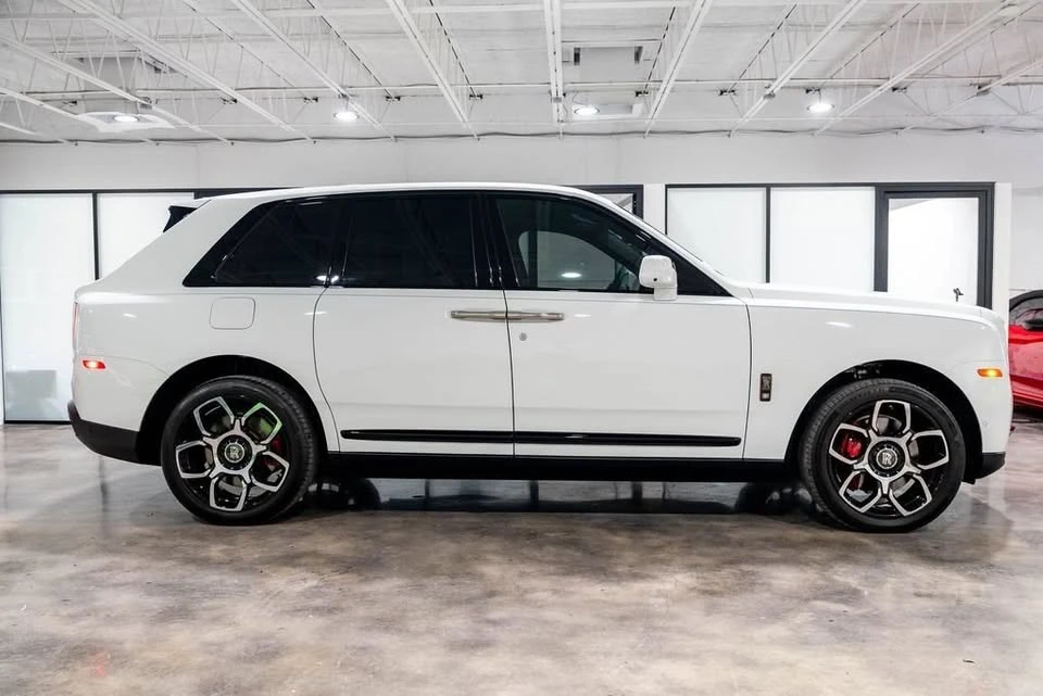 2022 Rolls-Royce Cullinan Black Badge - Image 3 of 12