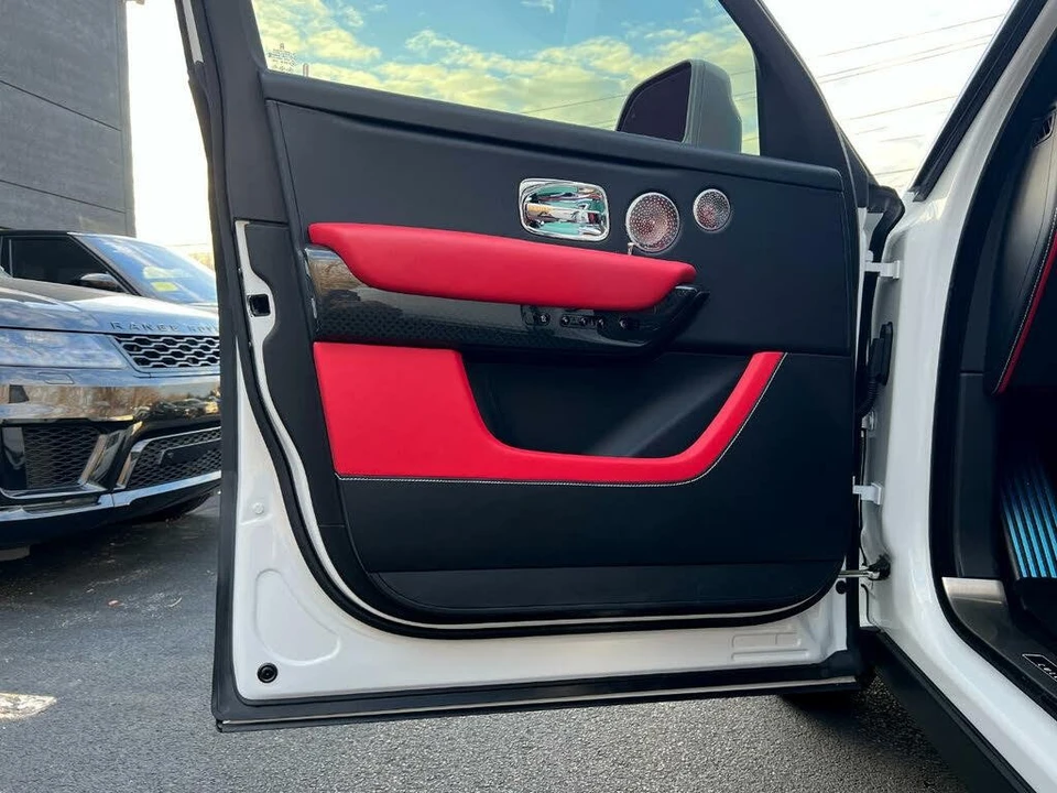 2022 Rolls-Royce Cullinan Black Badge - Image 23 of 31