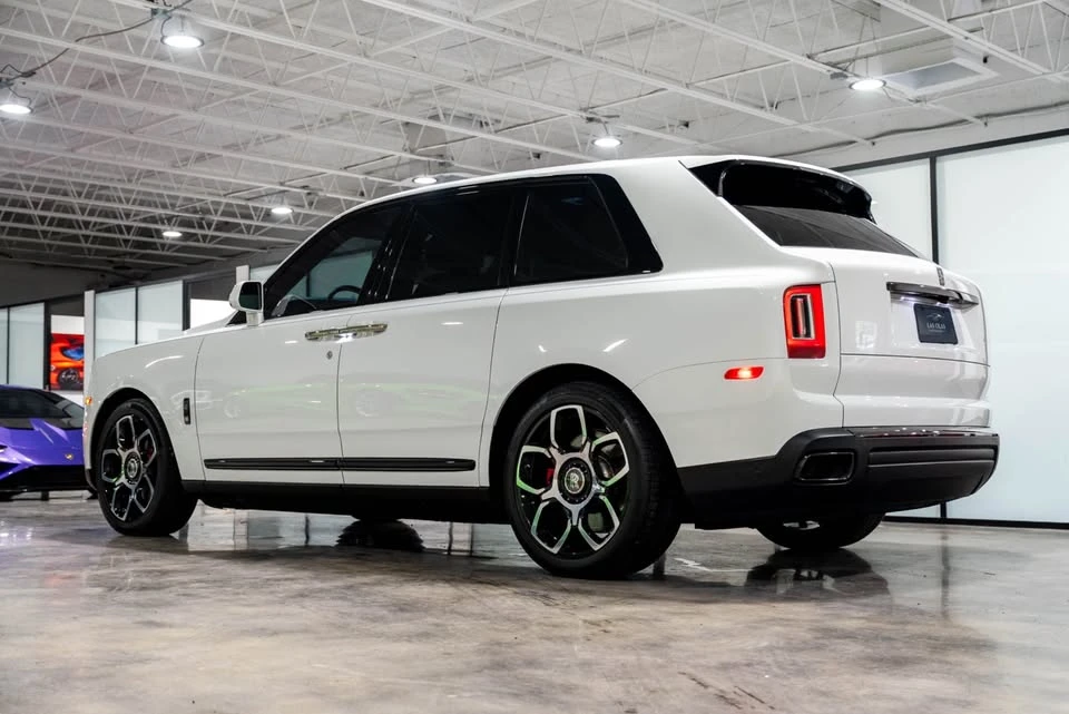 2022 Rolls-Royce Cullinan Black Badge - Image 3 of 10