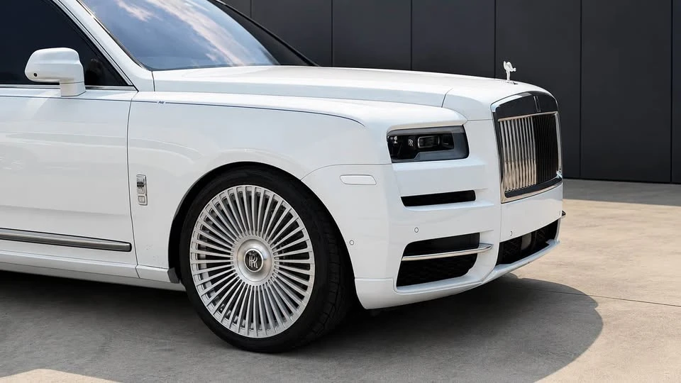 2022 Rolls-Royce Cullinan - Image 2 of 11