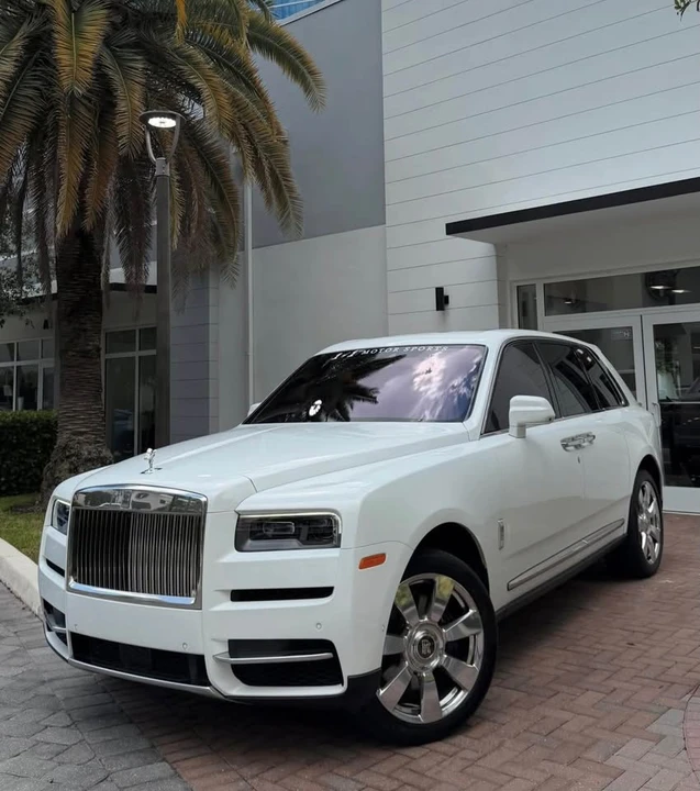 2022 Rolls-Royce Cullinan - Image 2 of 8