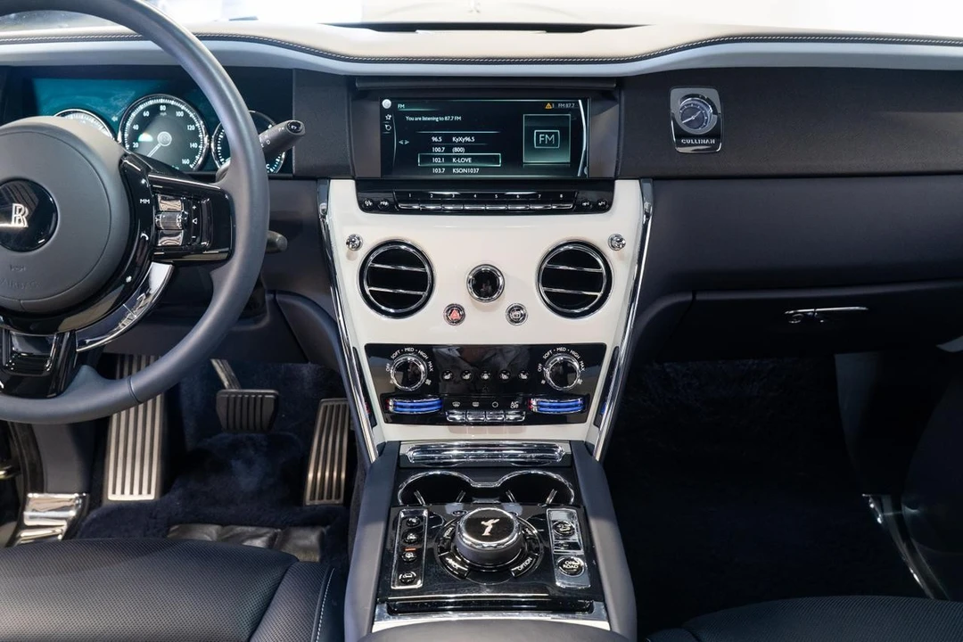 2022 Rolls-Royce Cullinan - Image 3 of 21