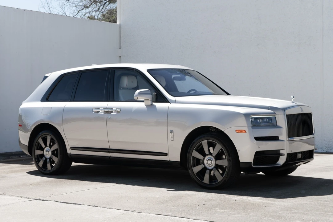 2022 Rolls-Royce Cullinan - Image 2 of 21