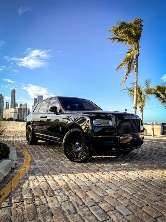 2022 Rolls-Royce Cullinan - Image 2 of 15