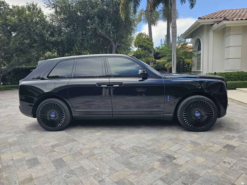 2022 Rolls-Royce Cullinan - Image 2 of 8