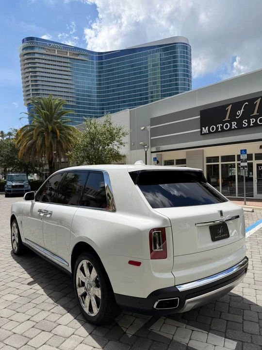 2022 Rolls-Royce Cullinan - Image 2 of 10