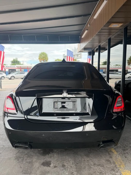 2022 Rolls-Royce Ghost Black Badge 2nd Gen - Image 9 of 10
