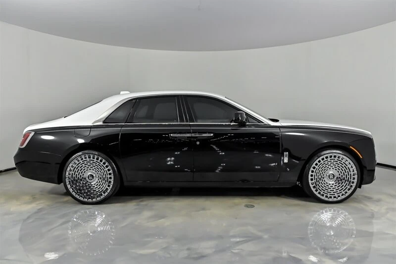 2022 Rolls-Royce Ghost 2nd Gen - Image 11 of 31