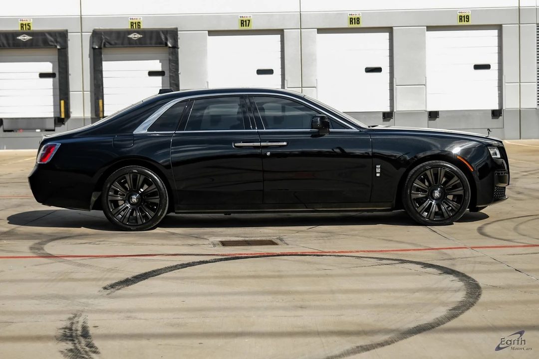 2022 Rolls-Royce Ghost 2nd Gen - Image 16 of 21