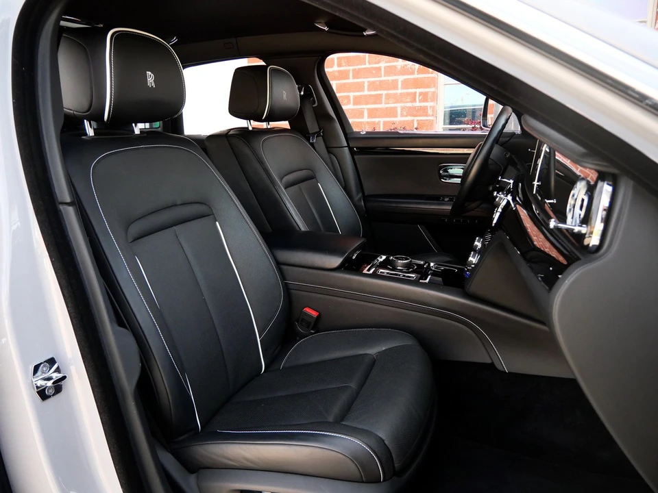 2022 Rolls-Royce Ghost 2nd Gen - Image 29 of 31