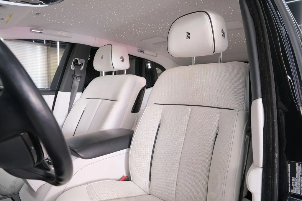 2022 Rolls-Royce Phantom VIII - Image 8 of 31