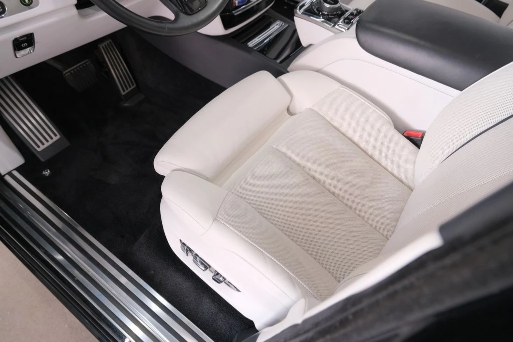 2022 Rolls-Royce Phantom VIII - Image 10 of 31