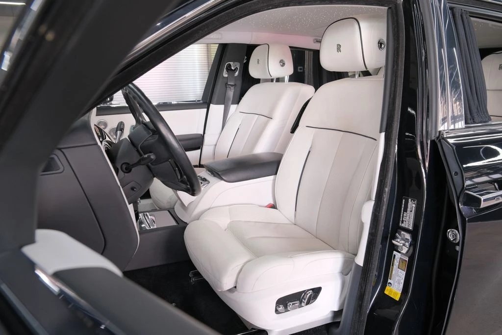 2022 Rolls-Royce Phantom VIII - Image 9 of 31
