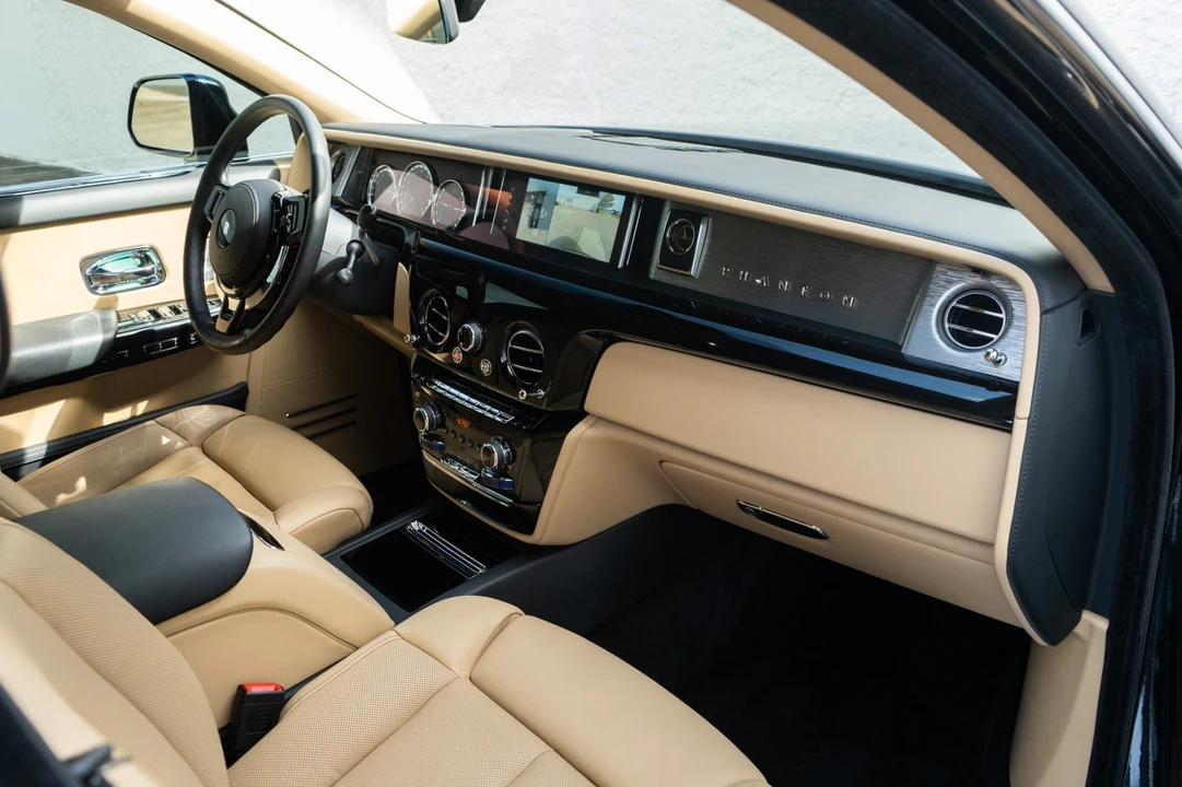 2022 Rolls-Royce Phantom VIII - Image 17 of 21