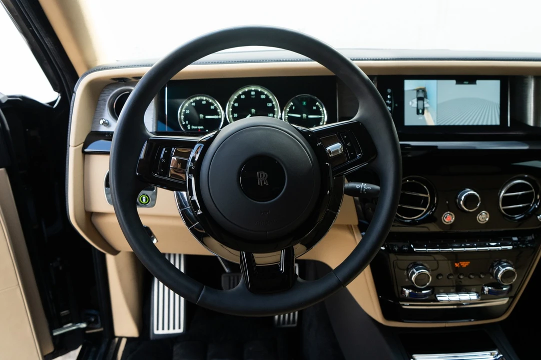 2022 Rolls-Royce Phantom VIII - Image 10 of 21